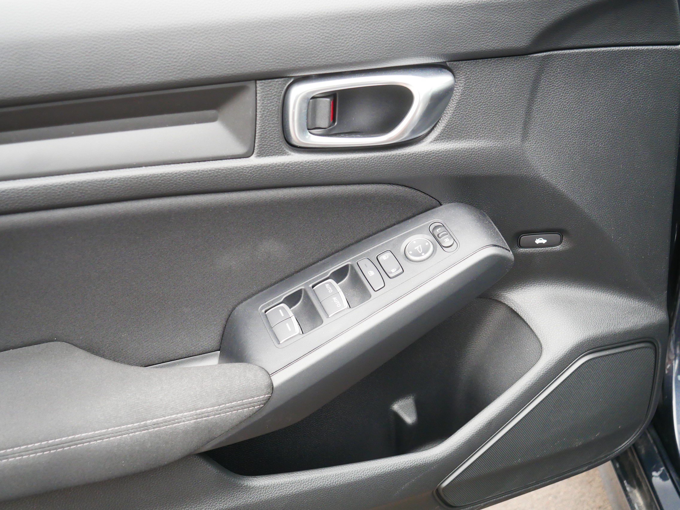 Used 2025 Honda Civic Sport image 15
