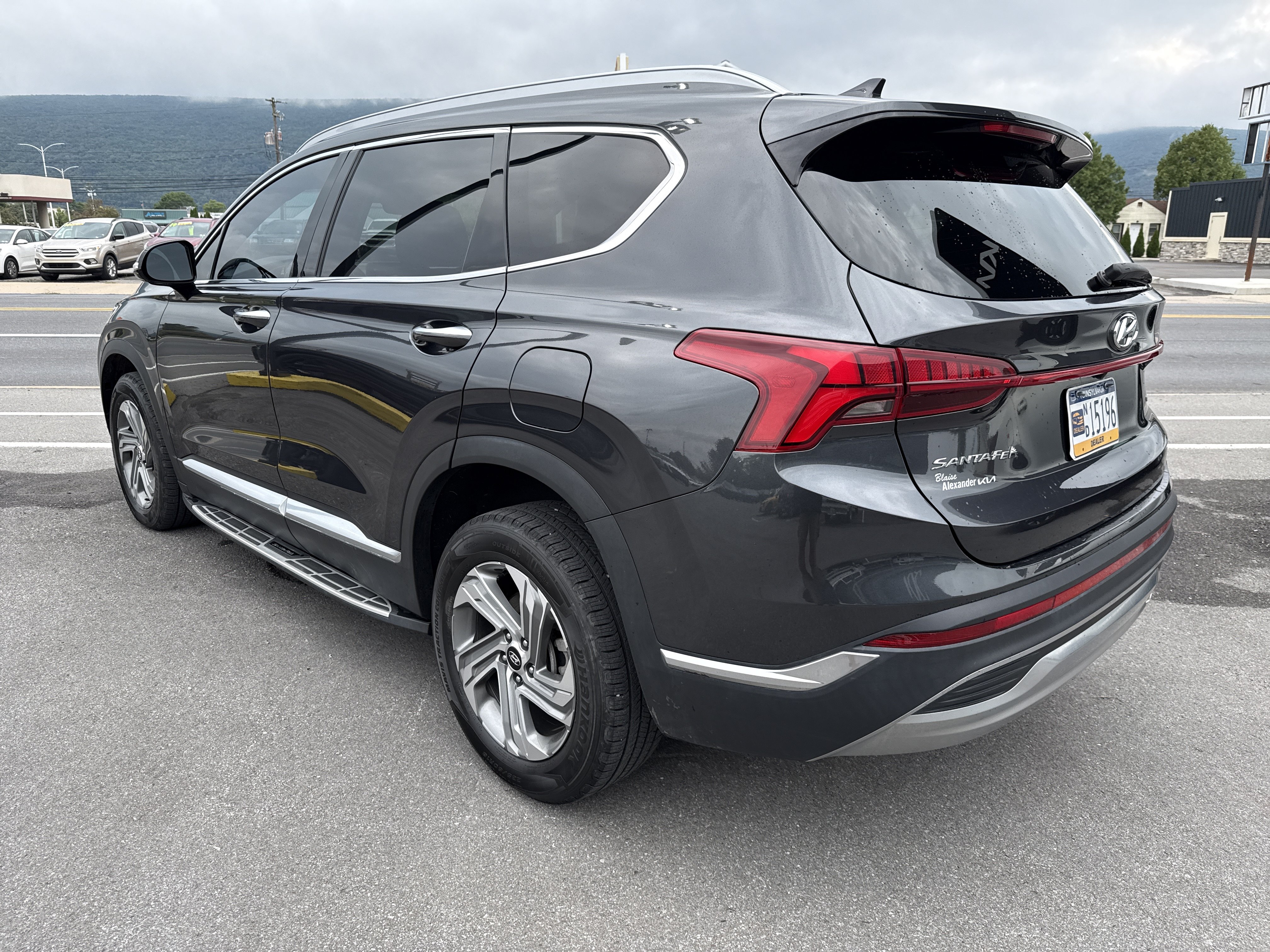 Used 2021 Hyundai Santa Fe SEL w/ Convenience + Premium Package AWD/4WD image 6