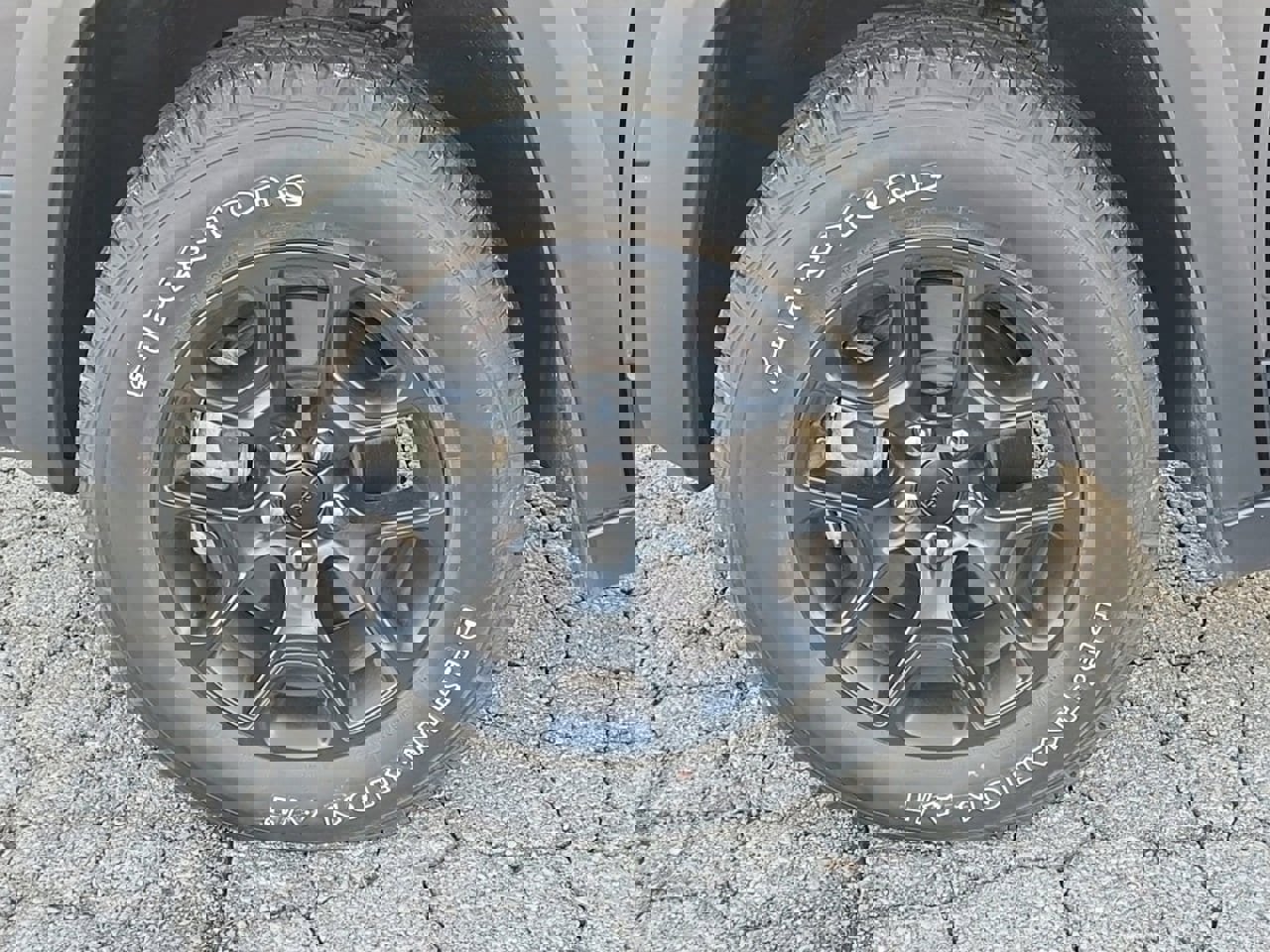 Used 2022 Jeep Cherokee Trailhawk w/ Trailer Tow Group image 9