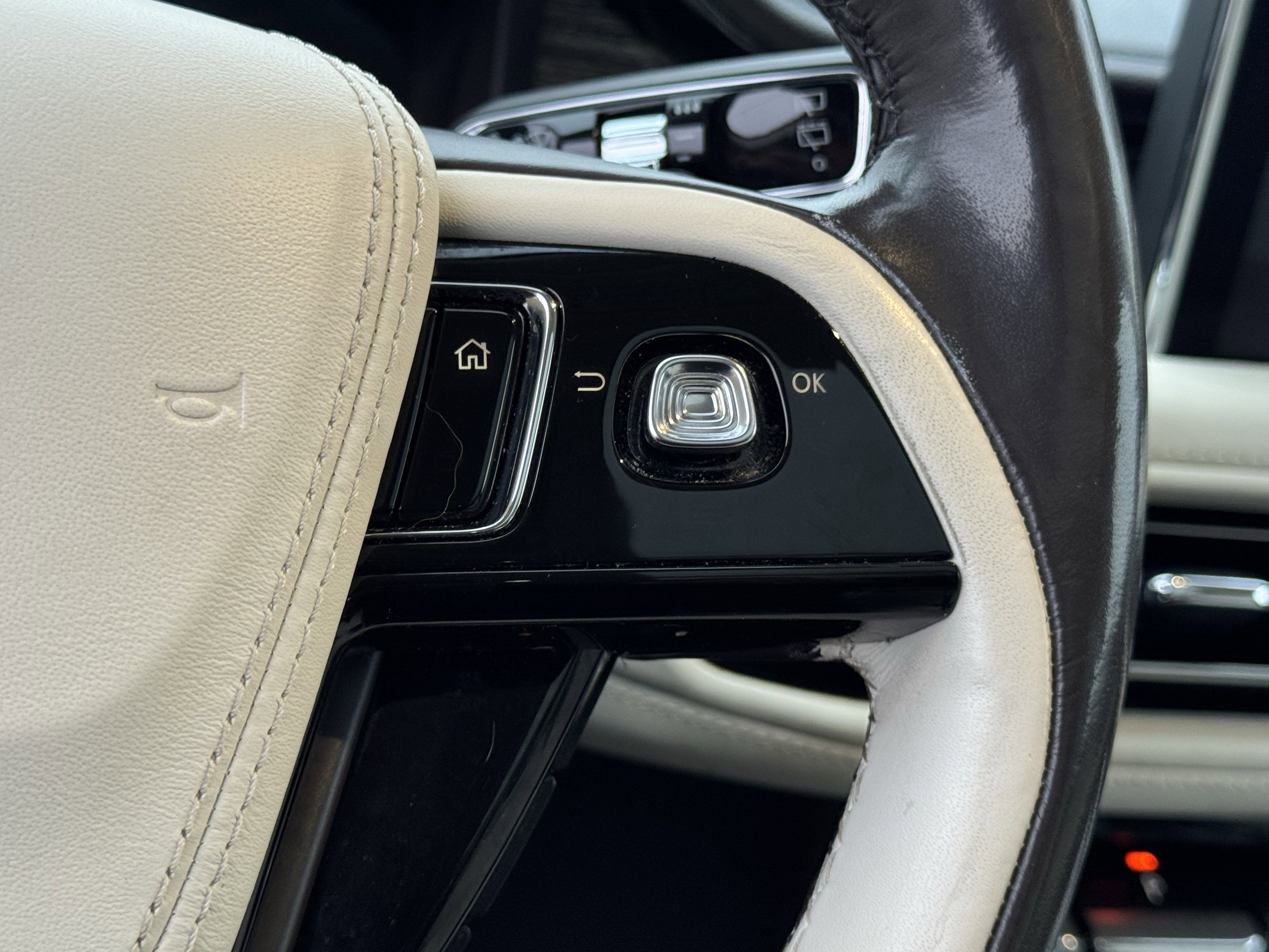 Used 2022 Lincoln Aviator Black Label w/ Dynamic Handling Package image 31