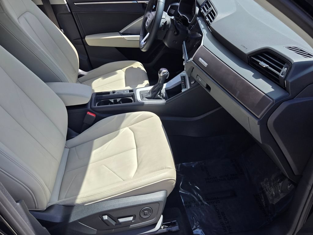 Used 2023 Audi Q3 2.0T Premium w/ Convenience Package AWD/4WD image 19