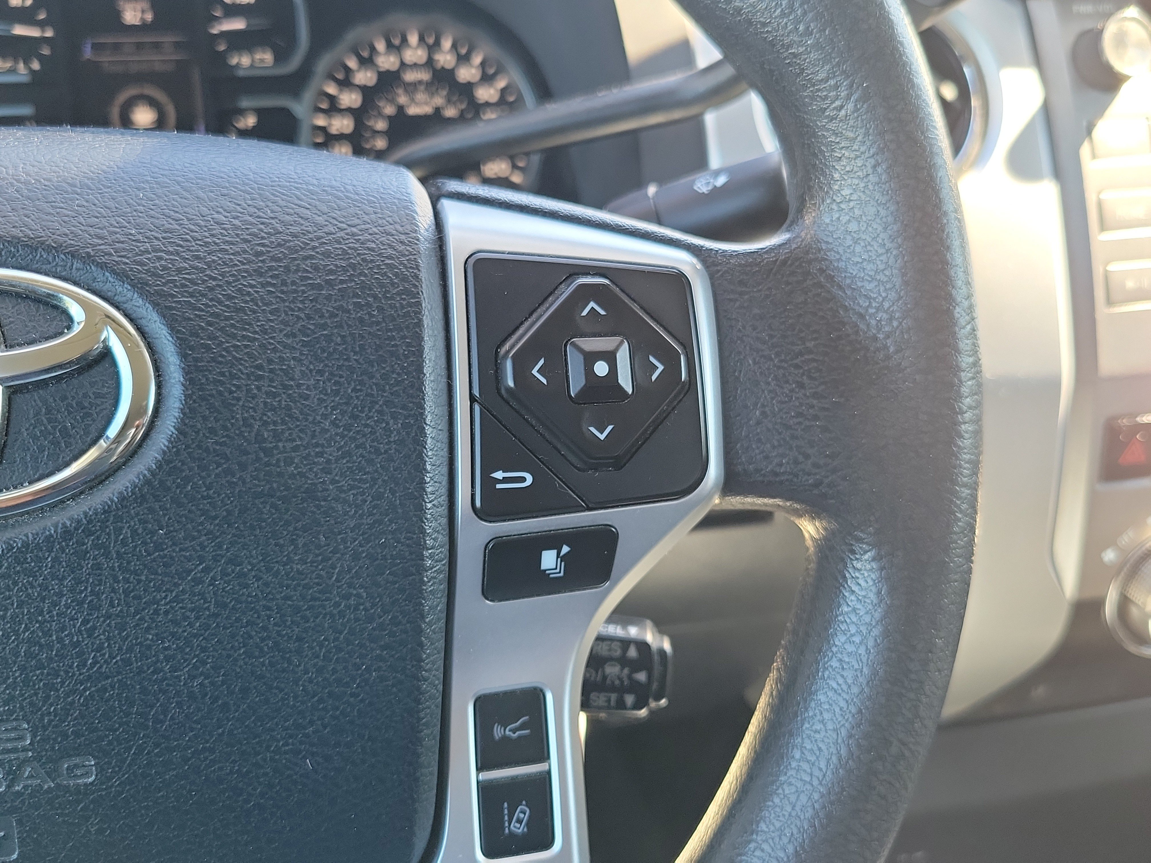 Used 2018 Toyota Tundra SR5 RWD image 24