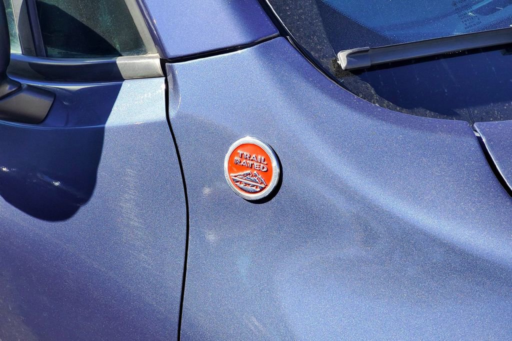 Used 2019 Jeep Renegade Trailhawk w/ UConnect 8.4 Nav Group image 5