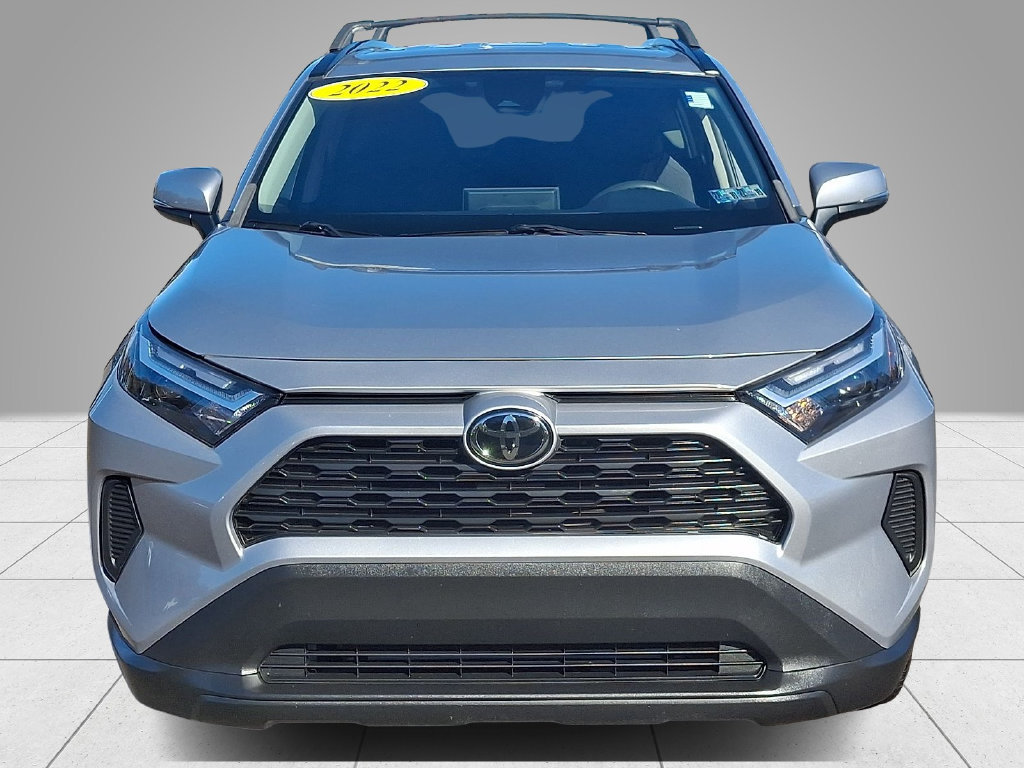 Used 2022 Toyota RAV4 XLE AWD/4WD image 3