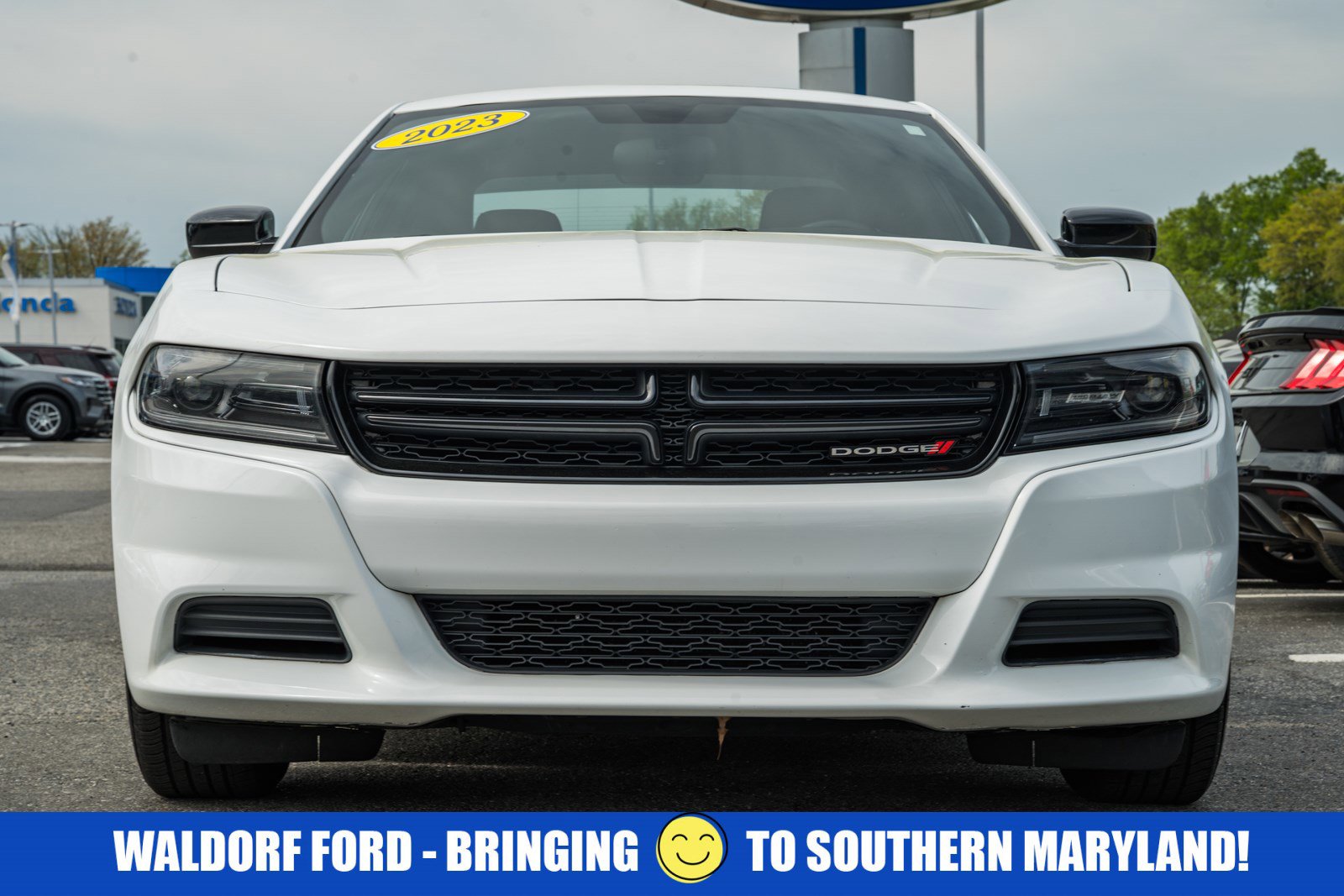 Used 2023 Dodge Charger SXT image 2
