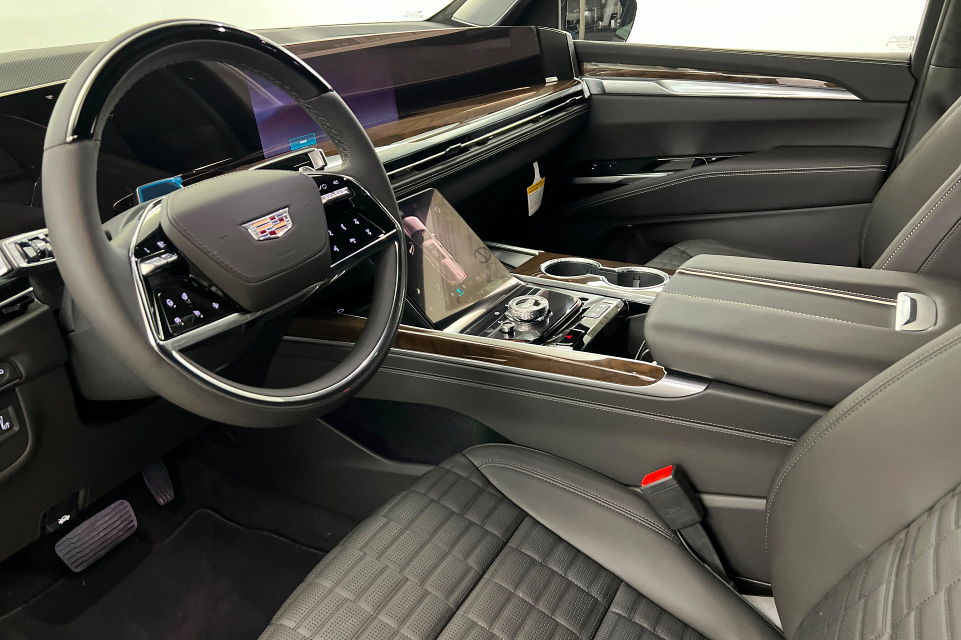 New 2026 Cadillac Escalade Platinum Sport AWD/4WD image 16