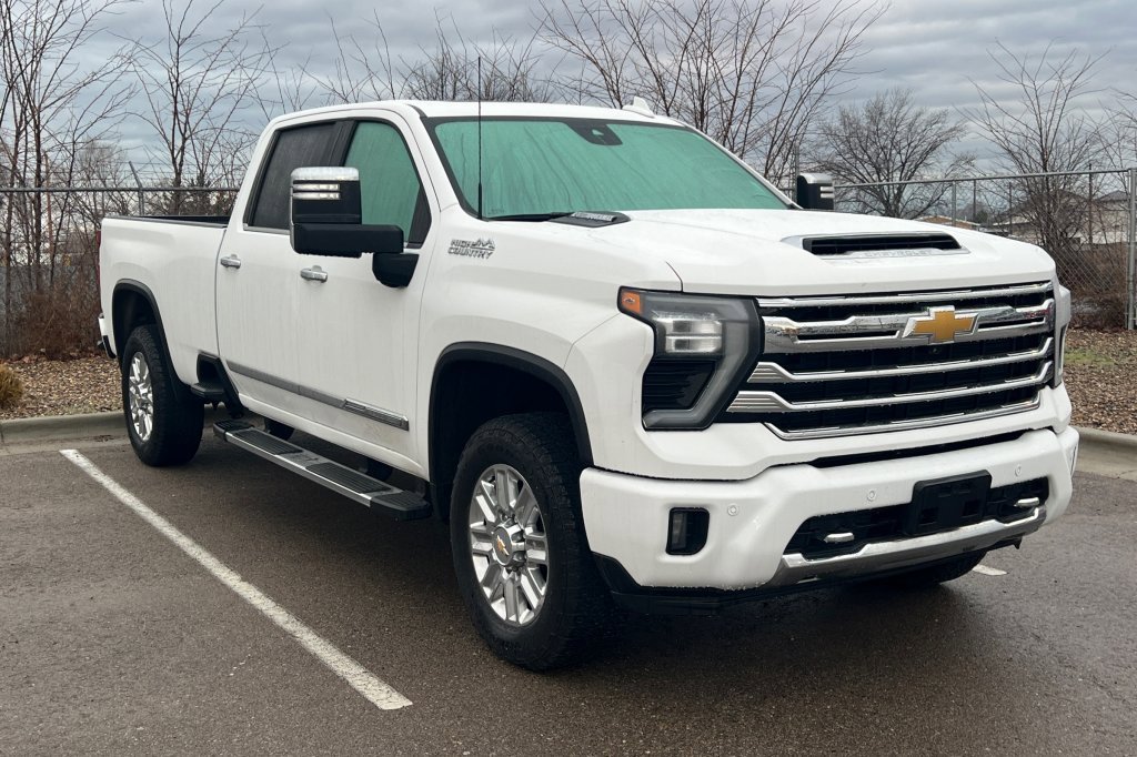 Used 2024 Chevrolet Silverado 3500 High Country w/ High Country Premium Package image 2