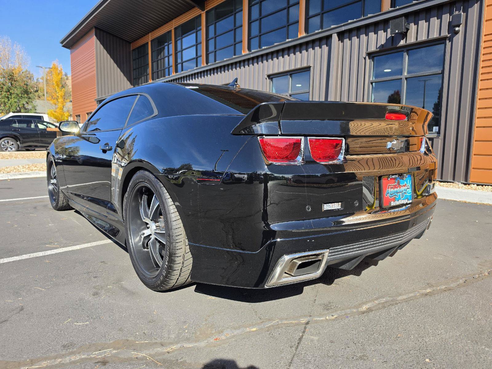 Used 2011 Chevrolet Camaro SS RWD image 3