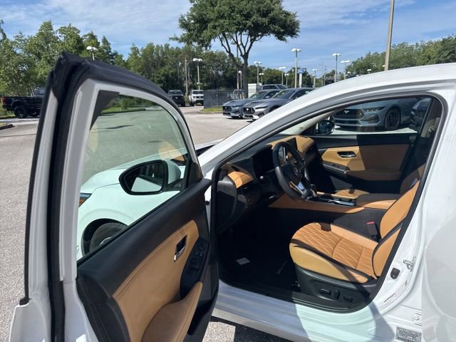 Used 2023 Nissan Sentra SV w/ SV Premium Package FWD image 14