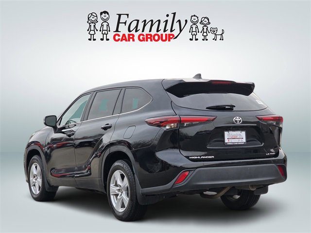 Used 2024 Toyota Highlander LE image 3