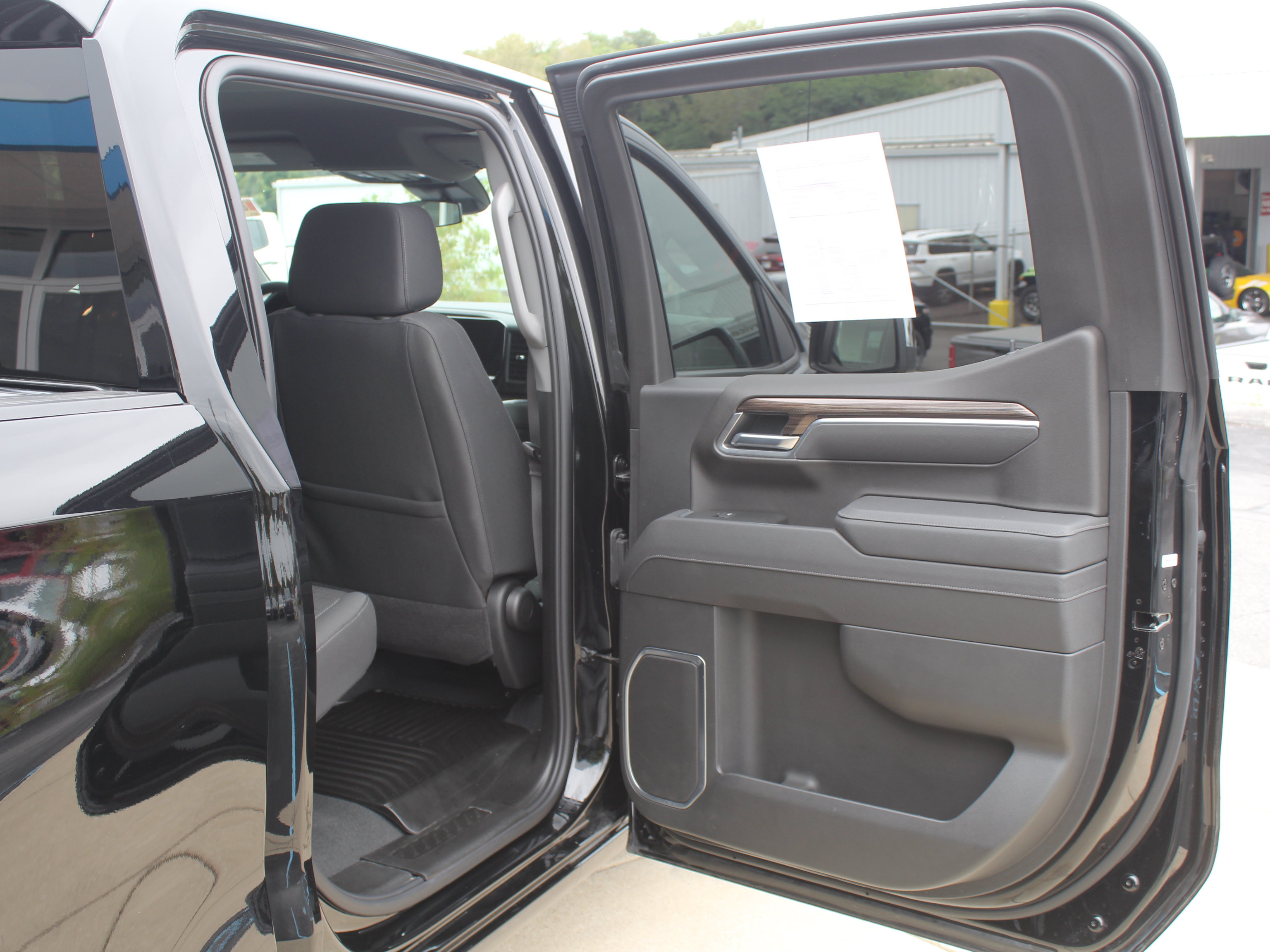 Certified 2026 Chevrolet Silverado 1500 LT AWD/4WD image 23