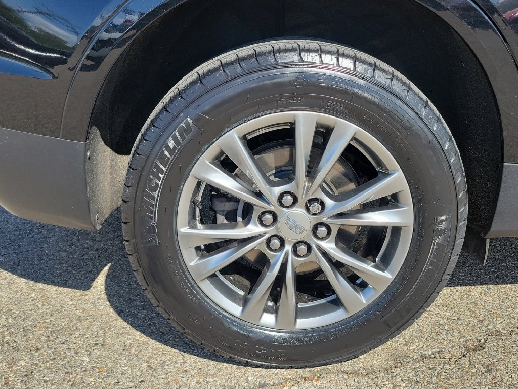 Used 2023 Cadillac XT5 Premium Luxury w/ LPO, Floor Liner Package AWD/4WD image 9