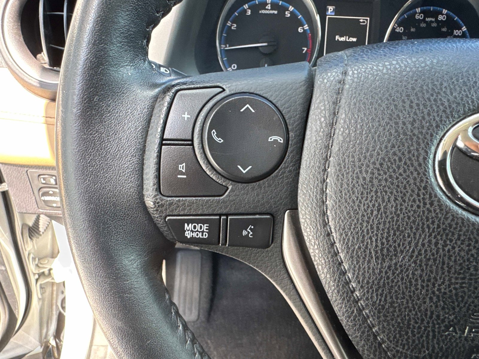 Used 2017 Toyota RAV4 Limited FWD image 32