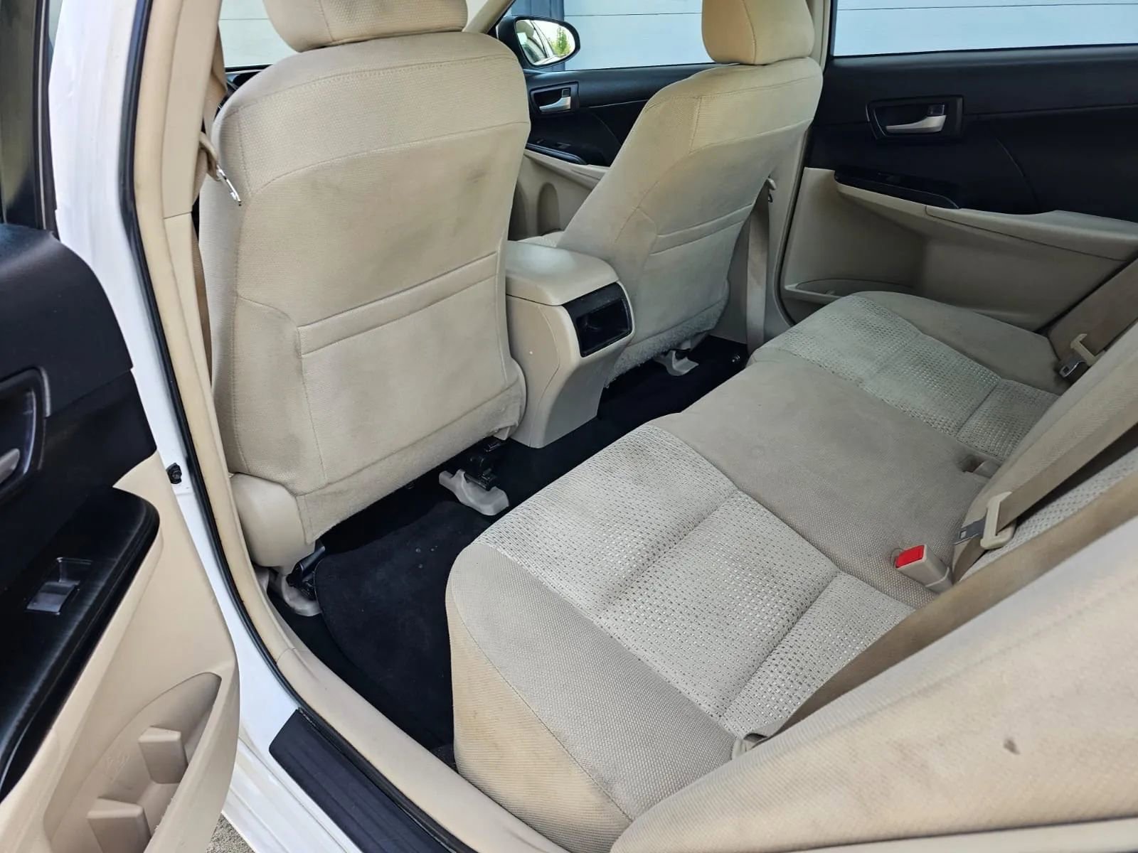 Used 2014 Toyota Camry LE image 10
