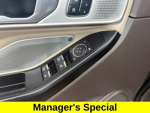 Used 2020 Ford Explorer Platinum w/ Premium Technology Package AWD/4WD image 14