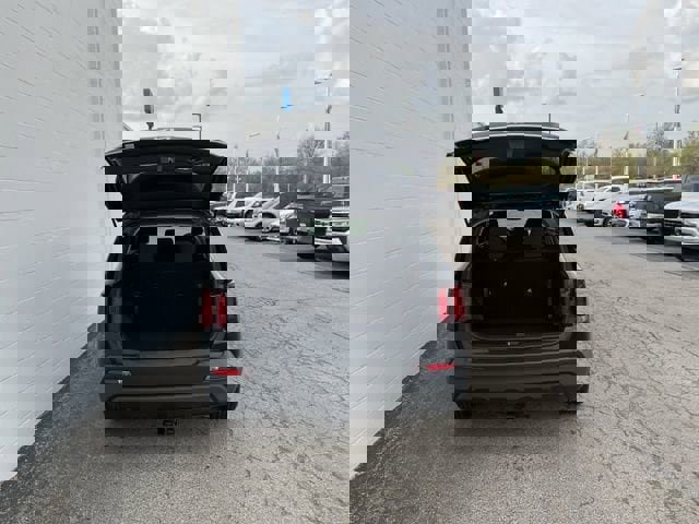 Used 2023 Kia Sorento LX image 7