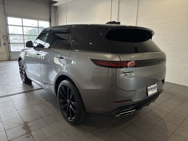 Used 2024 Land Rover Range Rover Sport Dynamic SE AWD/4WD image 3