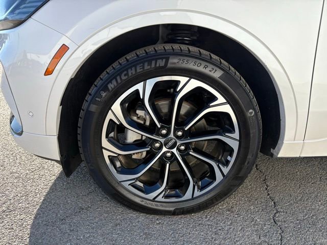 Used 2024 Lincoln Nautilus Reserve image 6