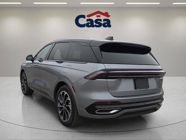 Used 2025 Lincoln Nautilus Reserve AWD/4WD image 4