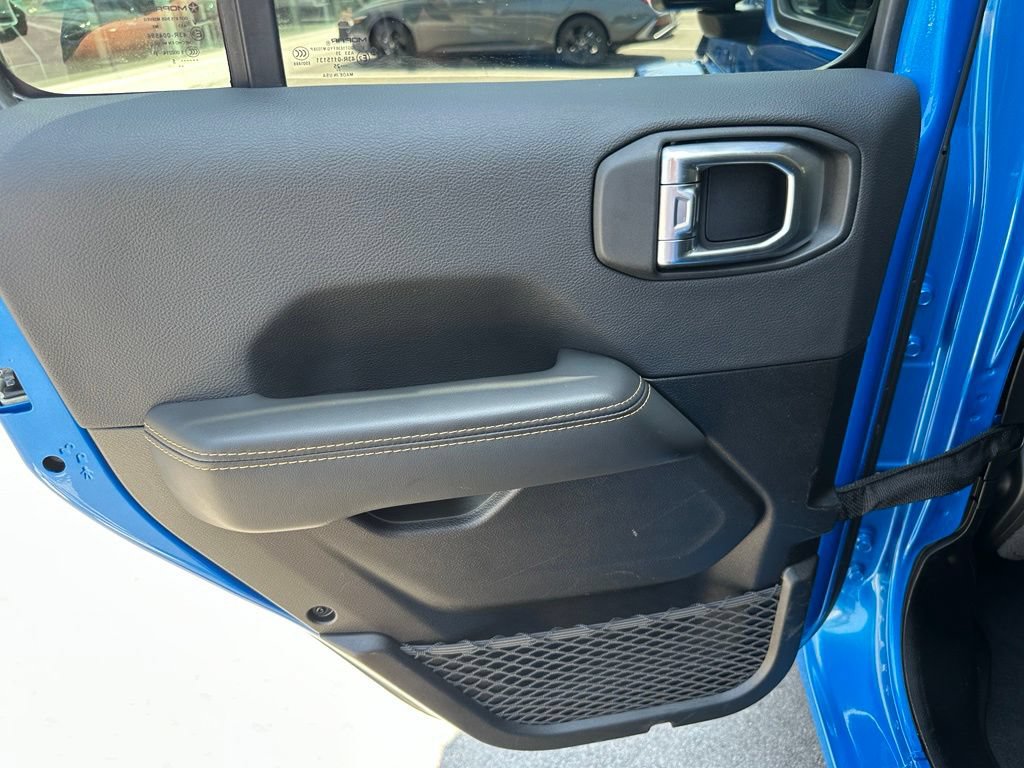 Used 2025 Jeep Wrangler Unlimited Sahara AWD/4WD image 10