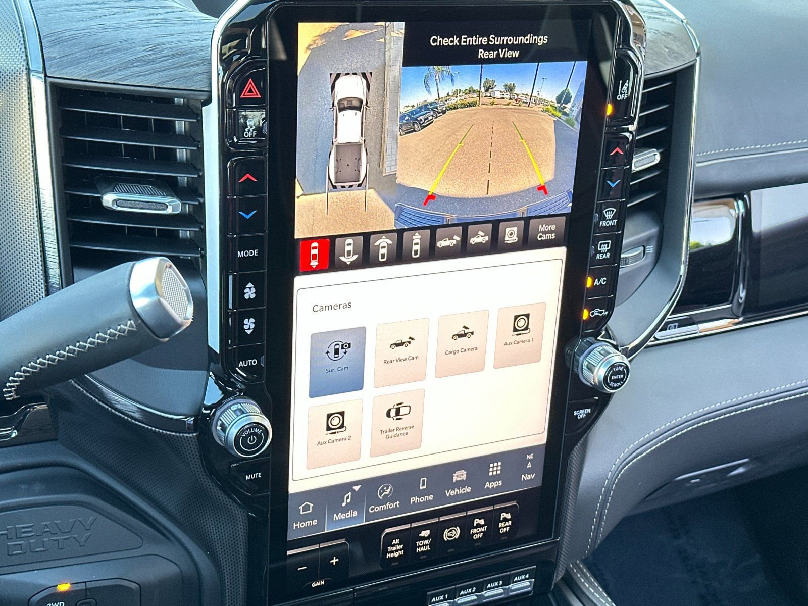 New 2025 RAM 3500 Limited AWD/4WD image 18