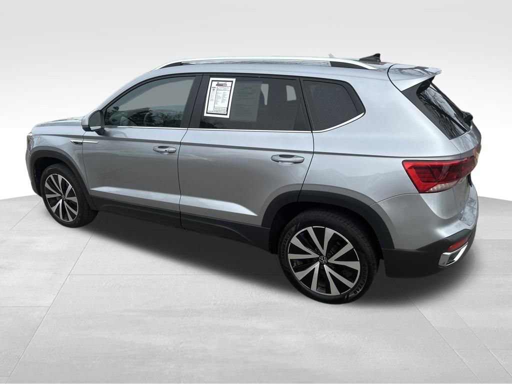 Used 2024 Volkswagen Taos SE FWD image 13