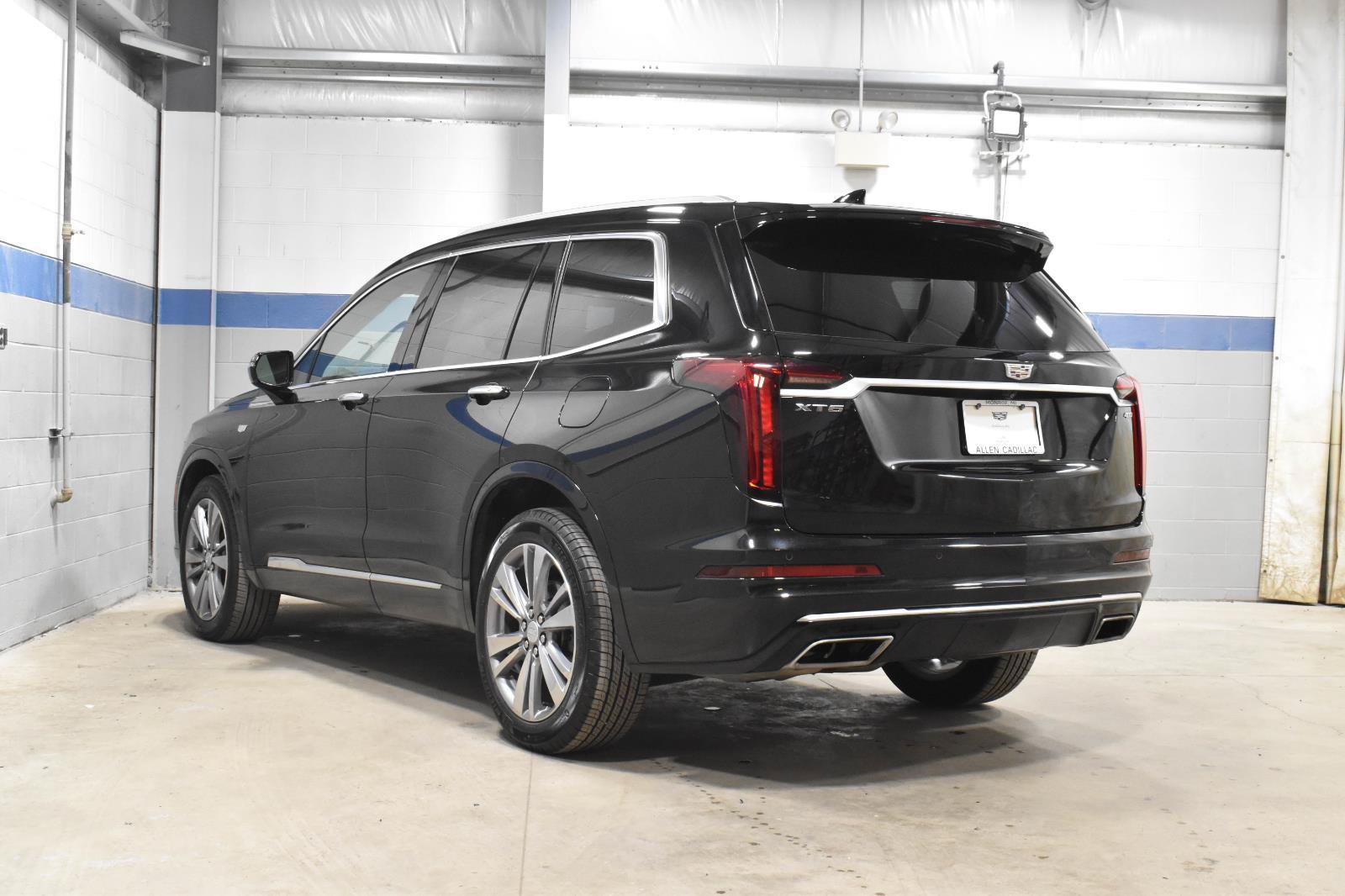 Certified 2024 Cadillac XT6 Premium Luxury FWD image 26