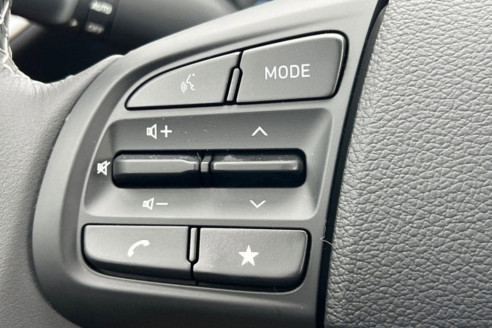 New 2025 Hyundai Venue SEL image 27