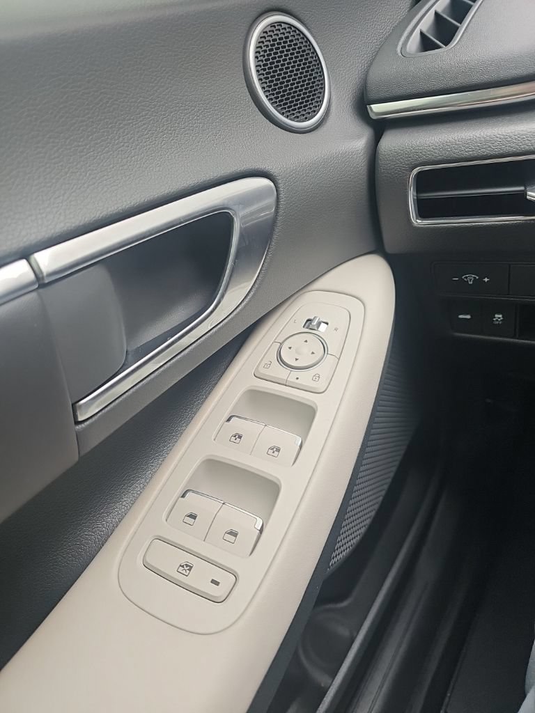 Used 2023 Hyundai Sonata SEL w/ Preferred Accessory Package FWD image 14