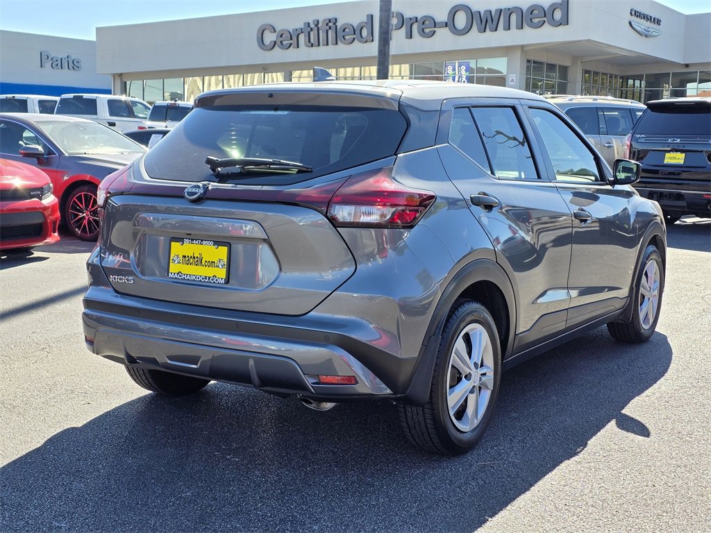 Used 2022 Nissan Kicks S image 4