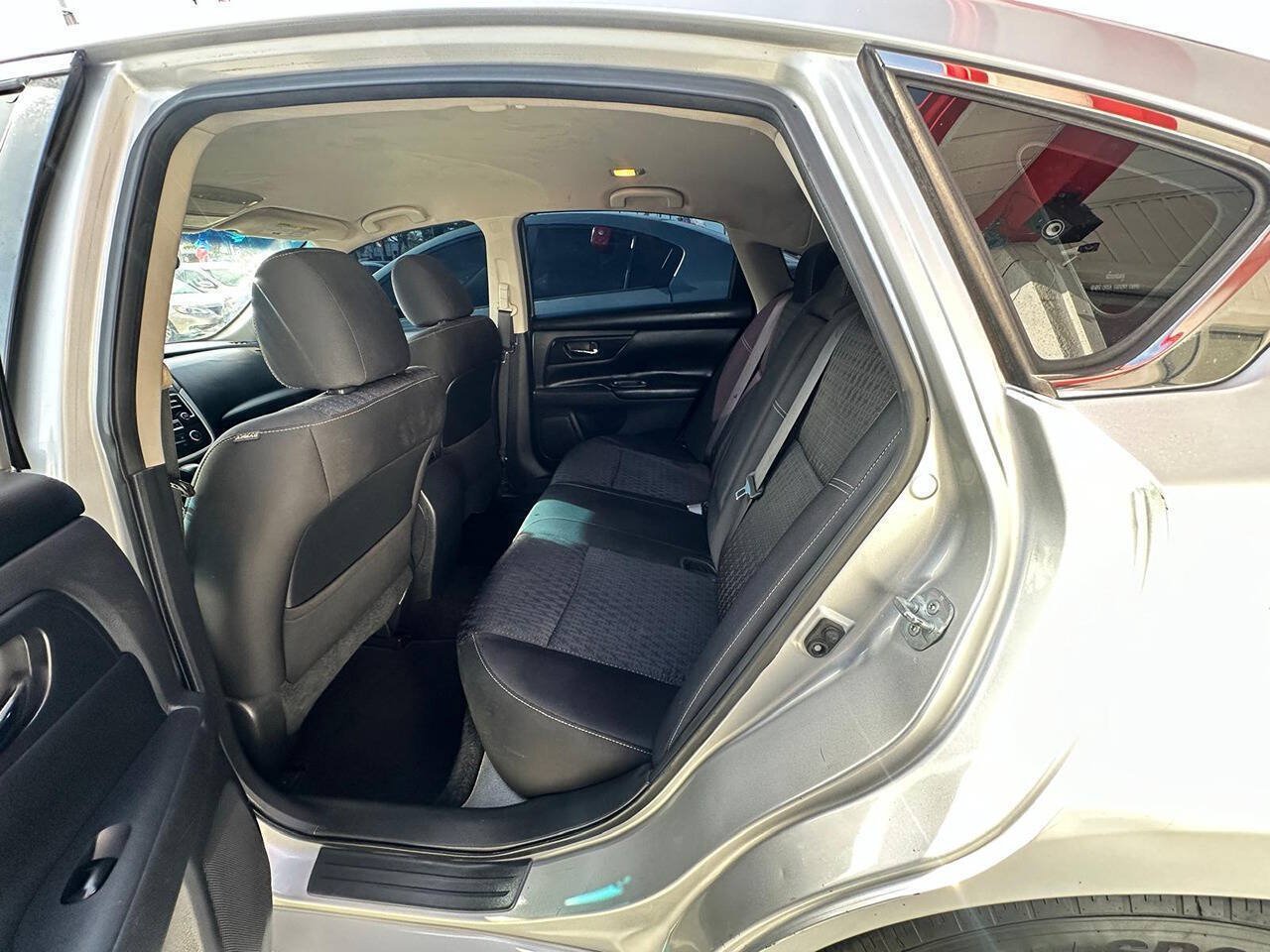 Used 2017 Nissan Altima 2.5 S w/ Power Driver Seat Package FWD image 12