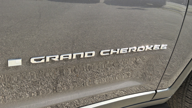 Used 2022 Jeep Grand Cherokee Limited AWD/4WD image 45