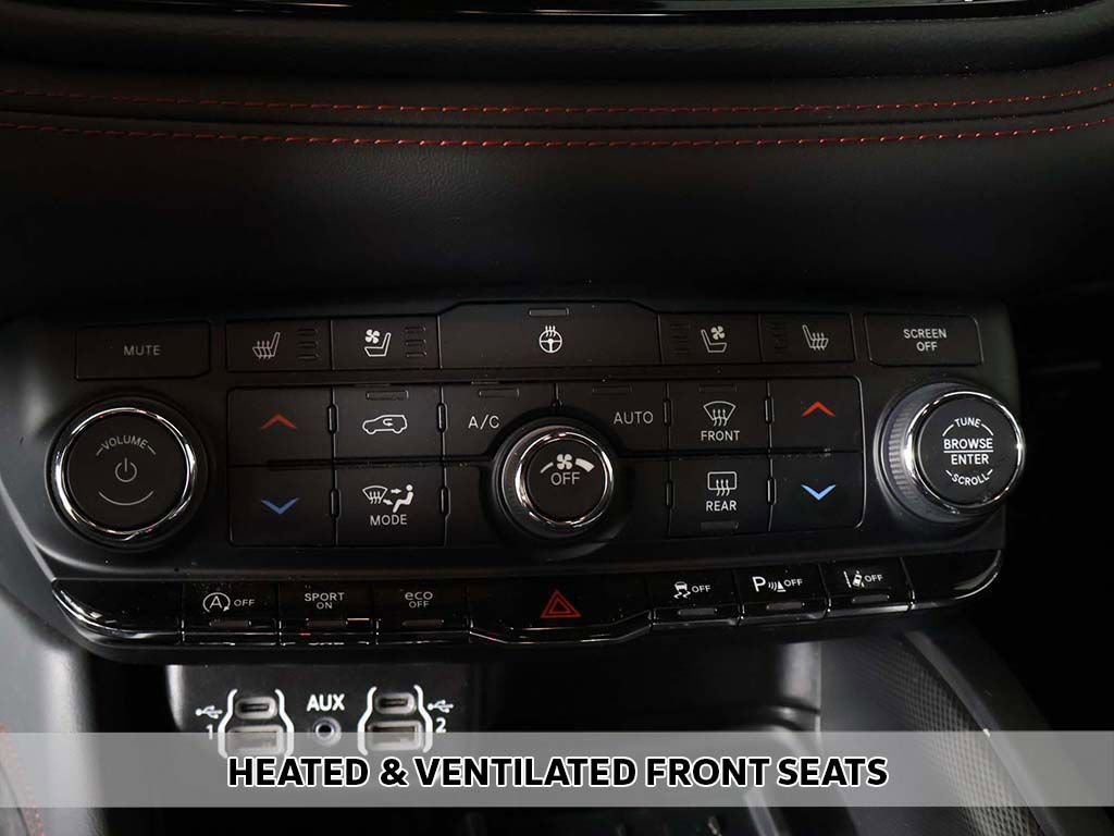 Used 2025 Dodge Durango GT AWD/4WD image 8