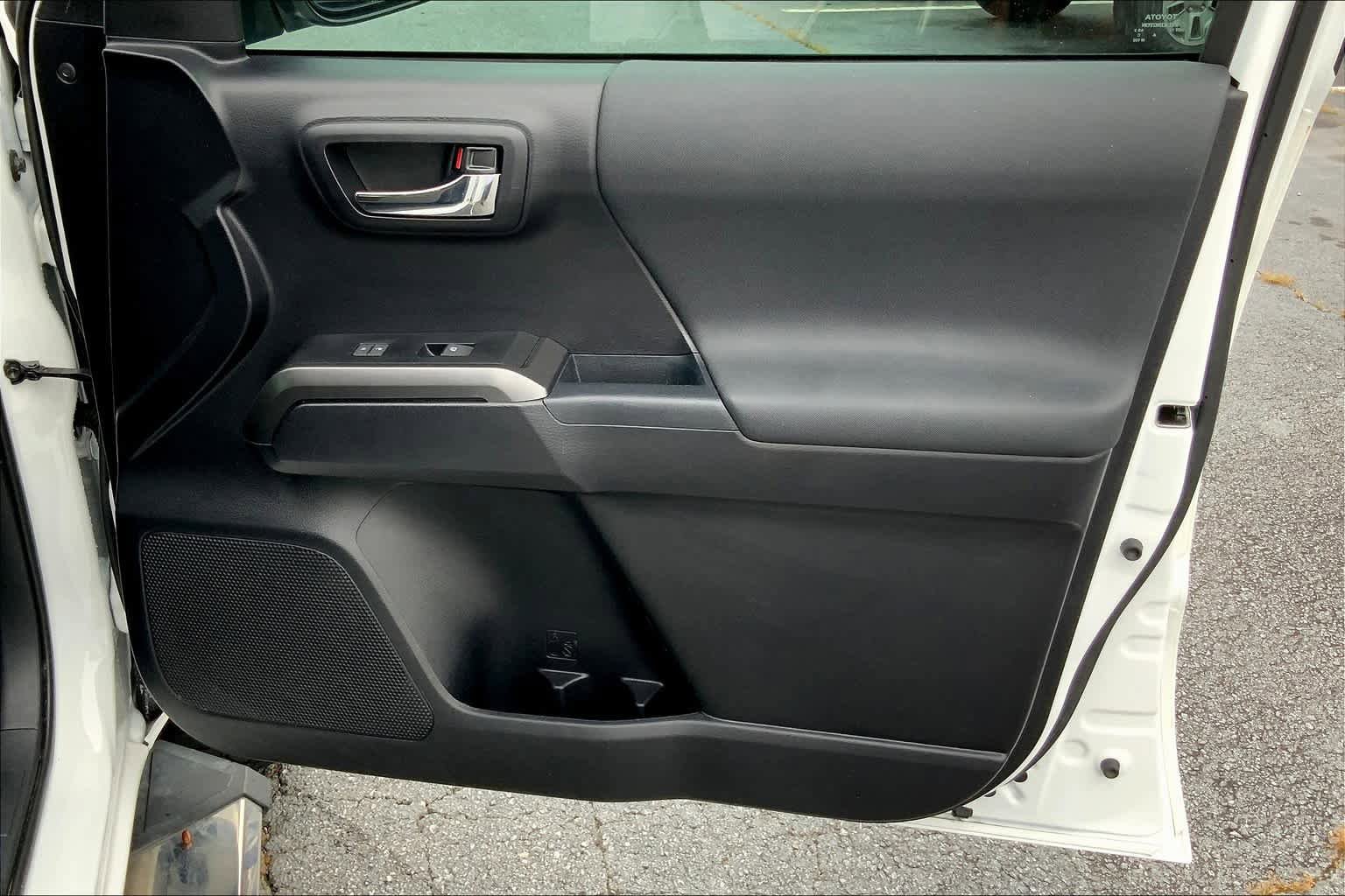 Used 2020 Toyota Tacoma TRD Off-Road image 22