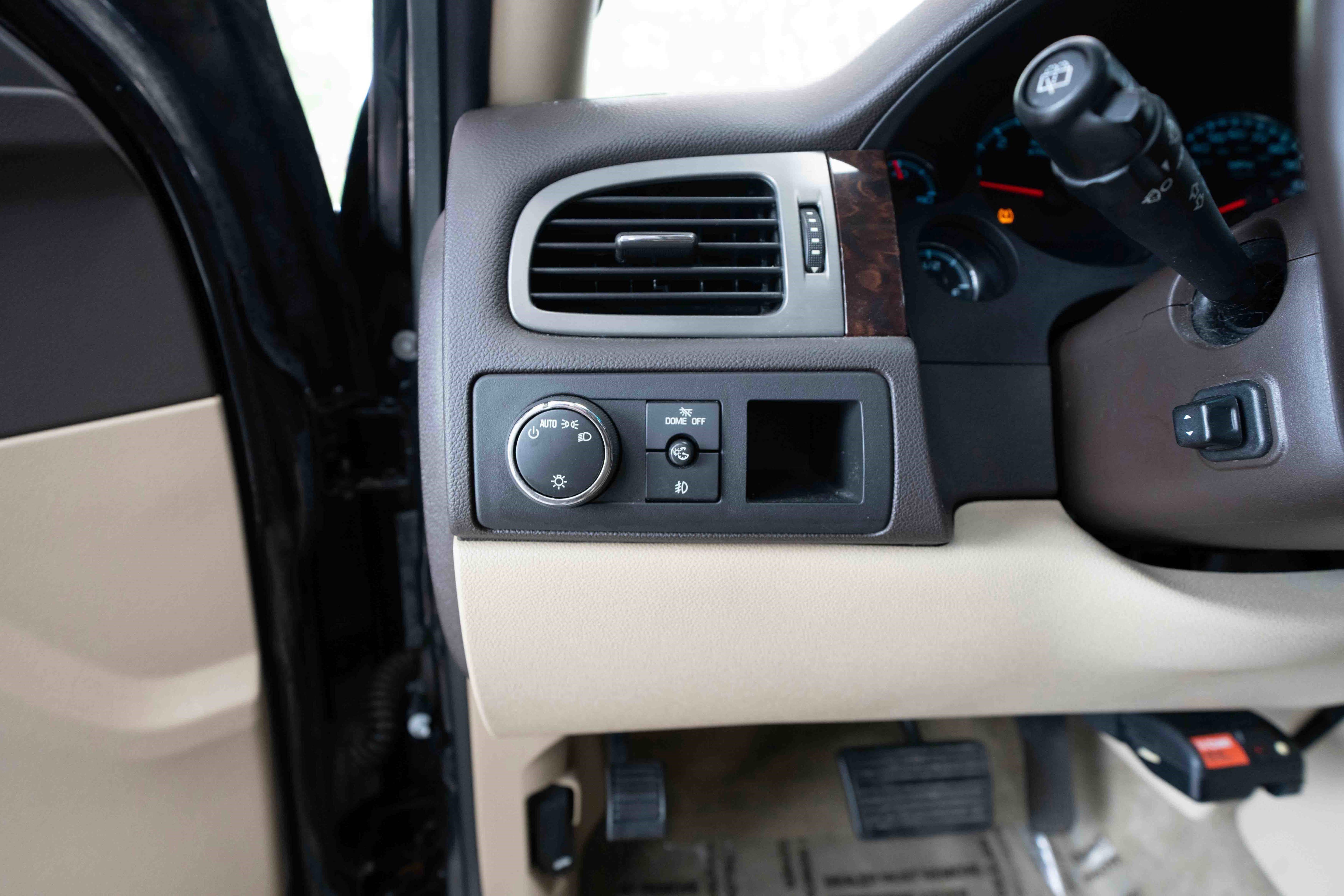 Used 2013 GMC Yukon XL Denali AWD/4WD image 11