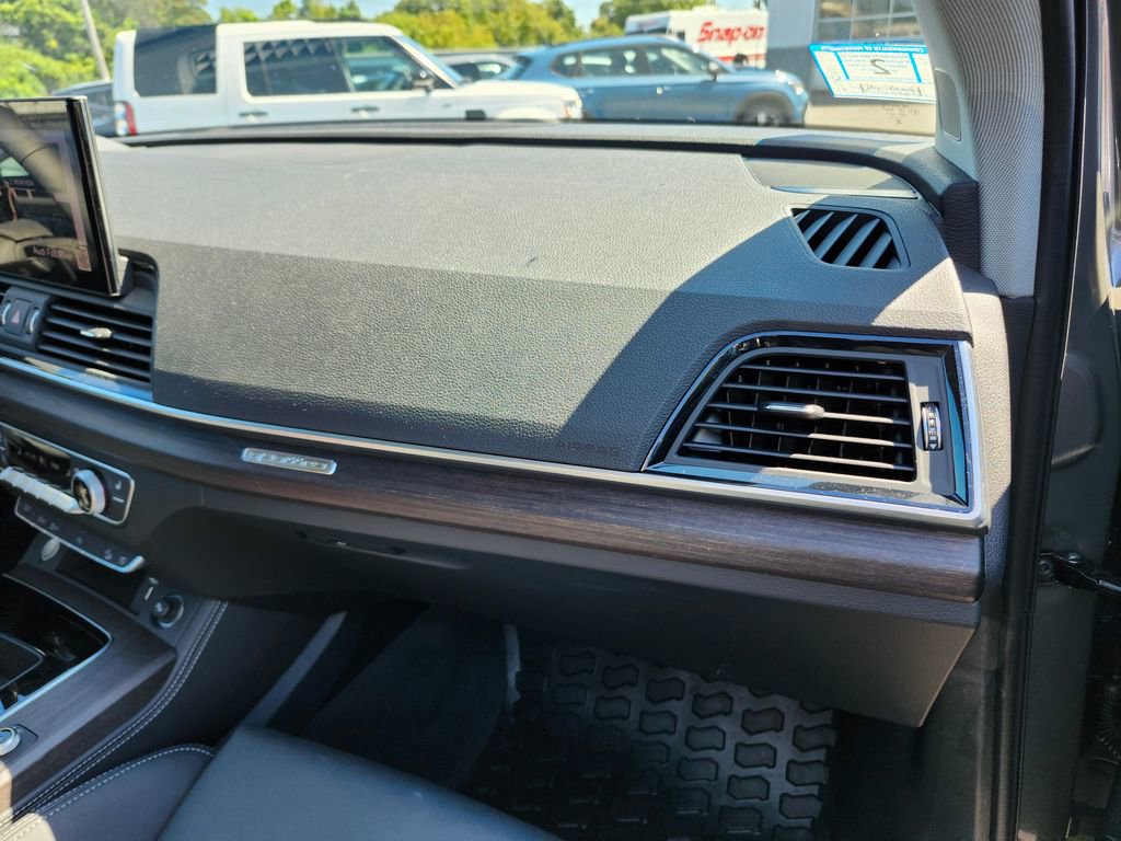 Certified 2025 Audi Q5 2.0T Premium Plus w/ Premium Plus Package image 16
