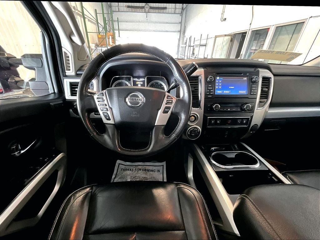 Used 2018 Nissan Titan PRO-4X w/ Pro-4x Convenience Package AWD/4WD image 17