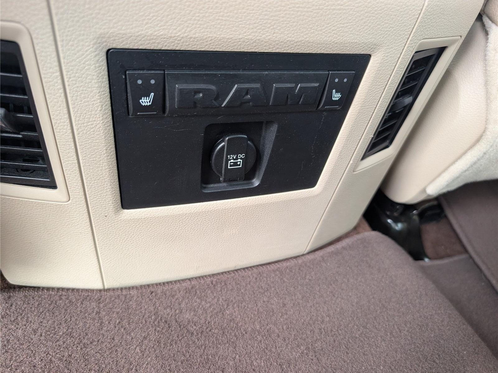 Used 2017 RAM 2500 Laramie w/ Snow Chief Group AWD/4WD image 17