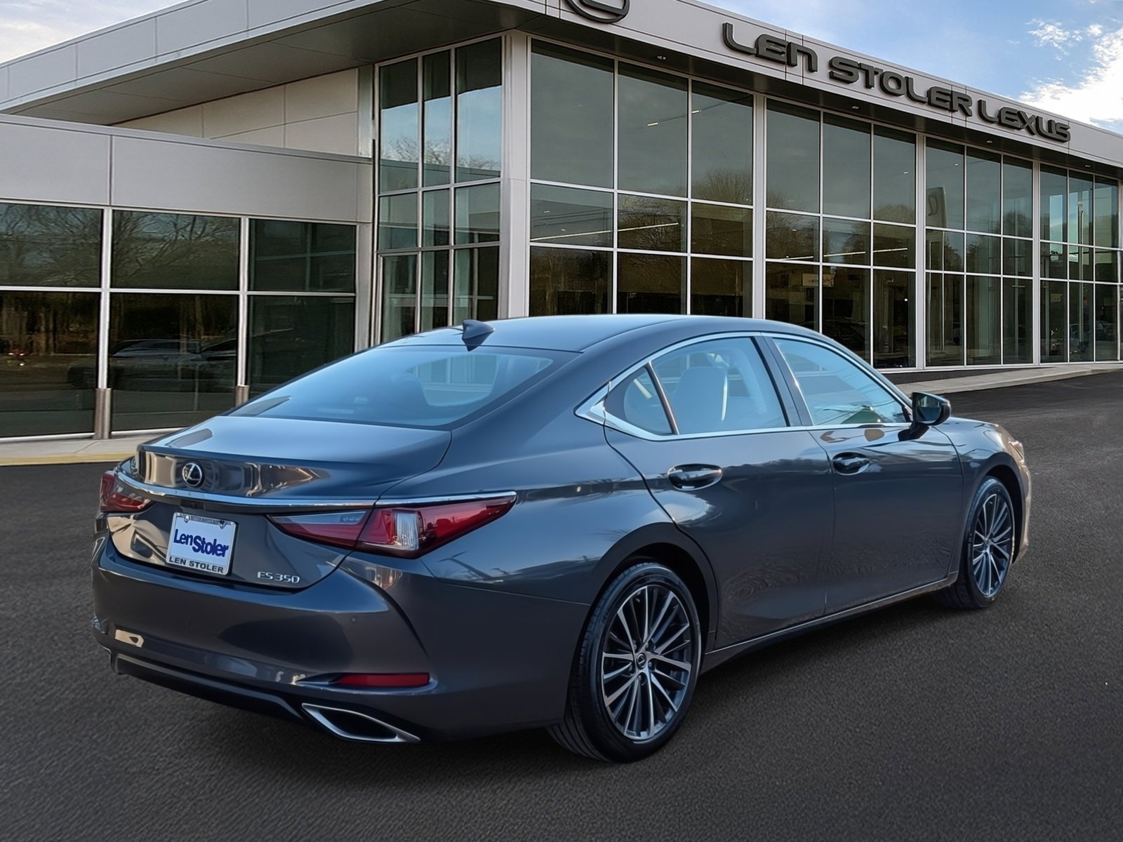 Certified 2022 Lexus ES 350 w/ Premium Package image 3