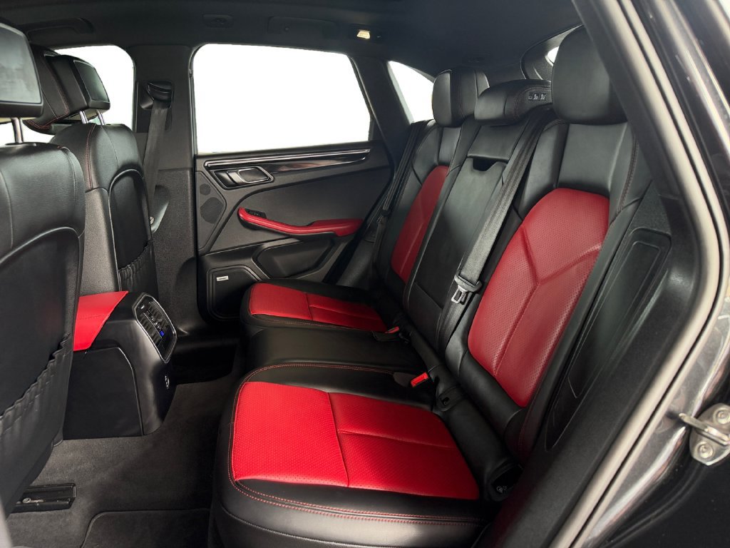 Used 2021 Porsche Macan S AWD/4WD image 16
