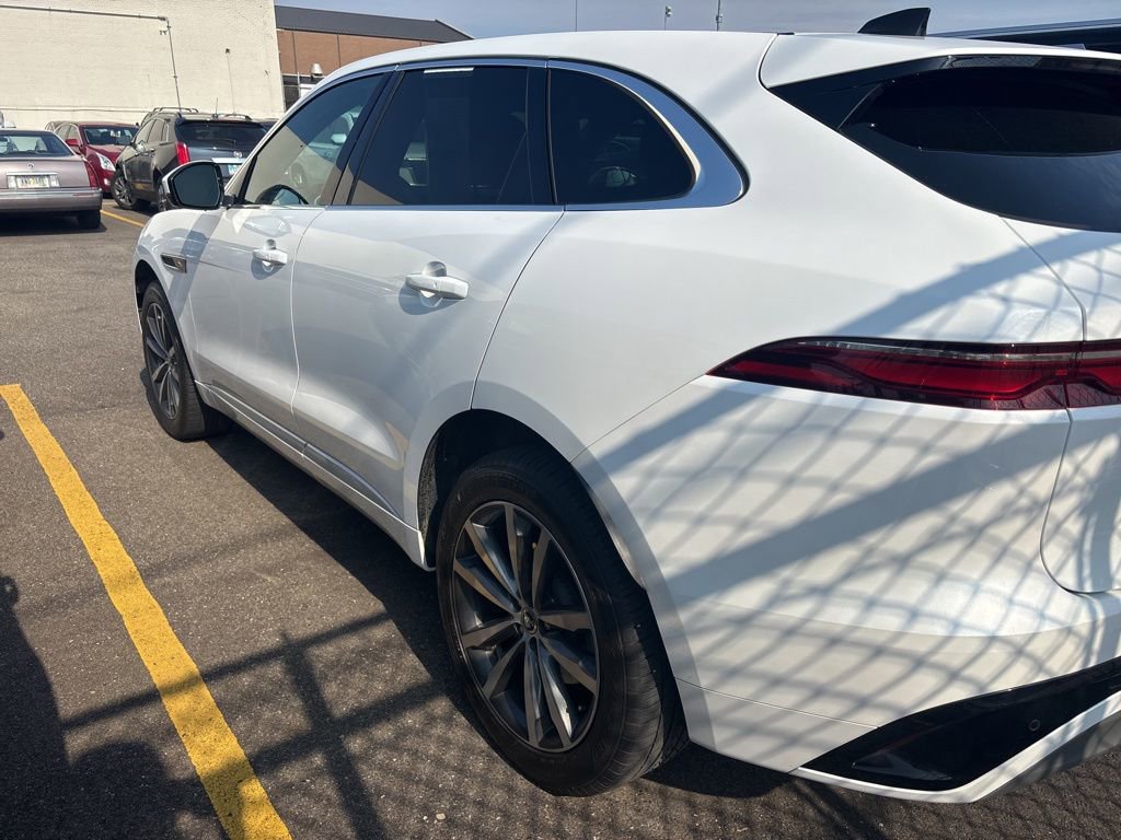 Used 2024 Jaguar F-PACE R-Dynamic S image 6