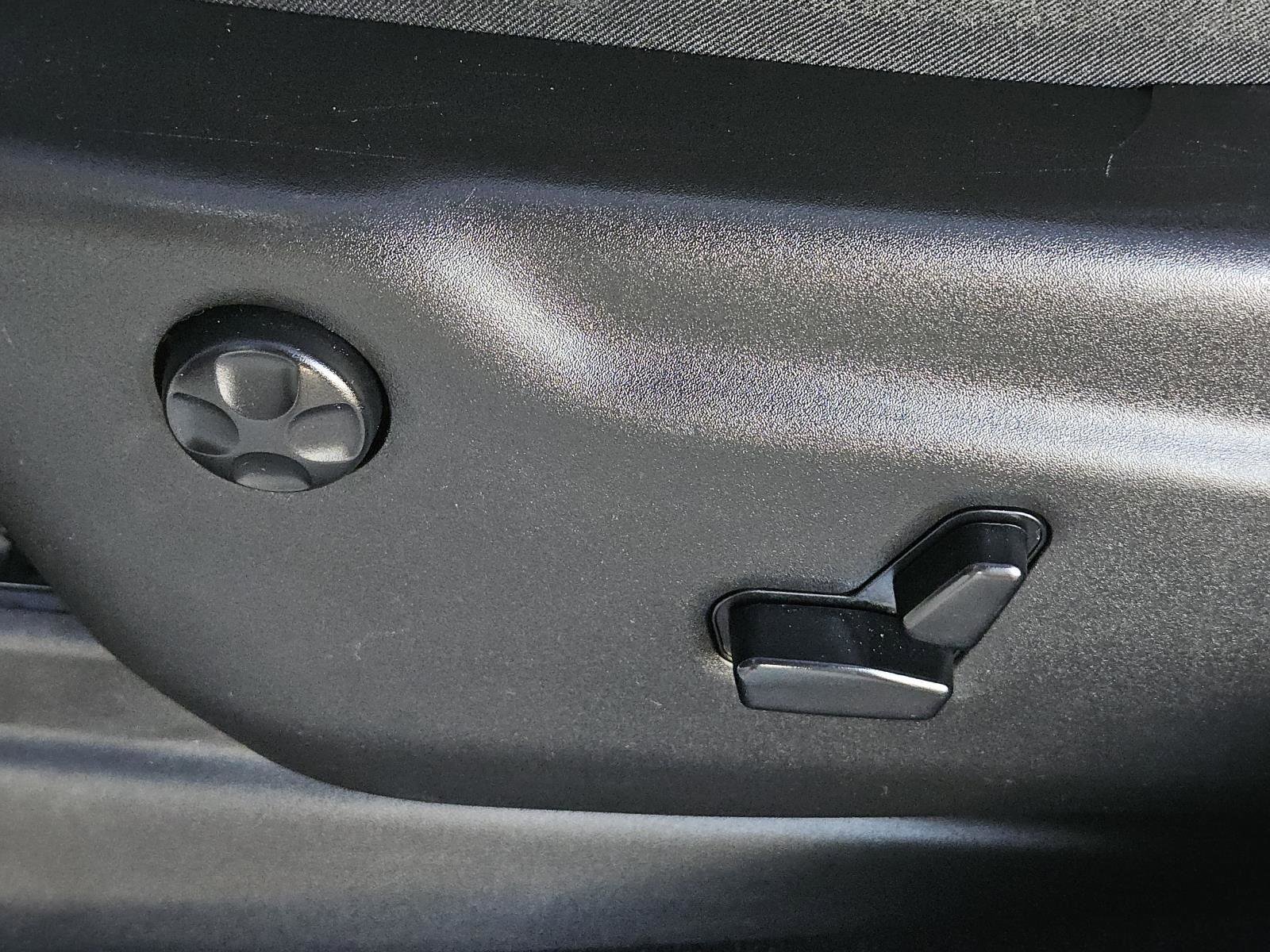 Used 2019 Jeep Grand Cherokee Altitude RWD image 26