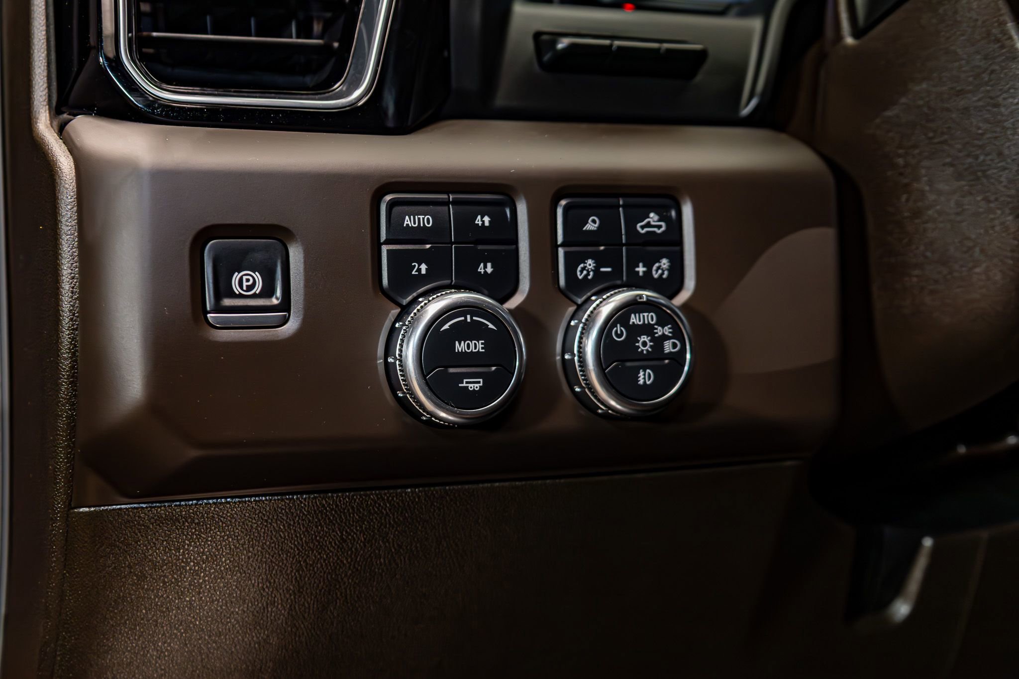 Used 2025 GMC Sierra 2500 Denali w/ Denali Reserve Package AWD/4WD image 21