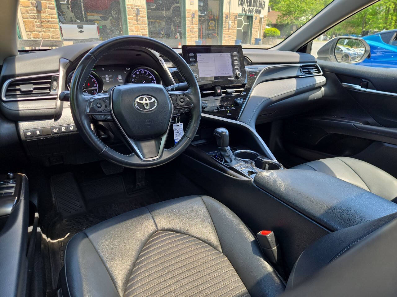 Used 2022 Toyota Camry SE w/ Cold Weather Package AWD/4WD image 21