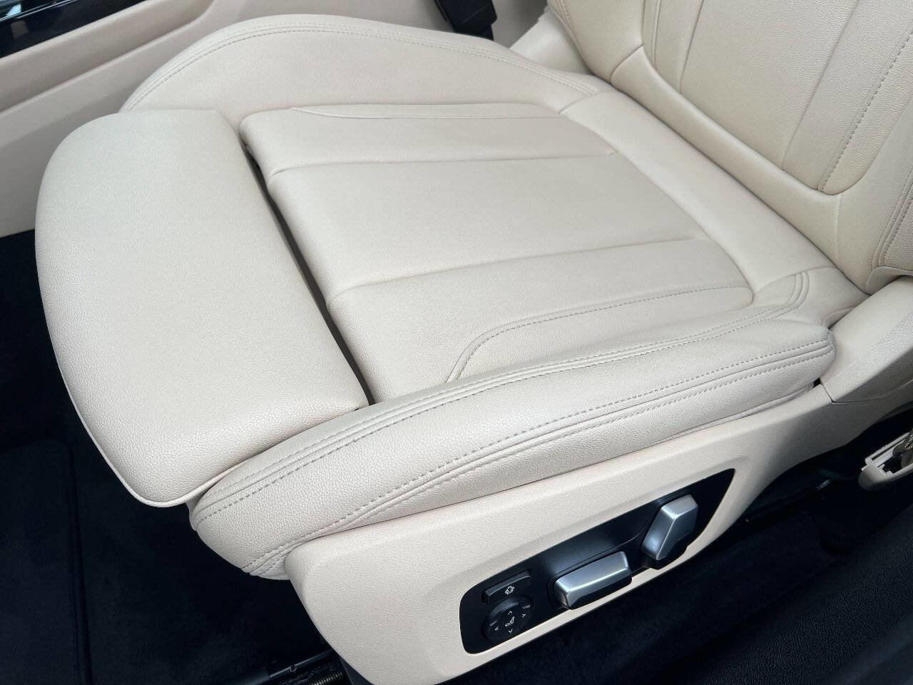 Used 2018 BMW X3 xDrive30i w/ Convenience Package image 29