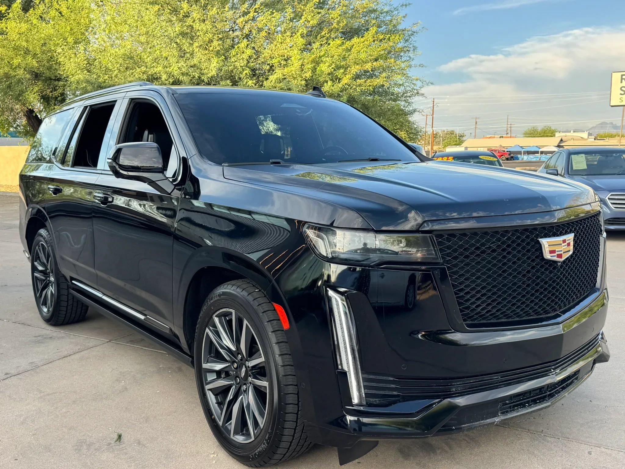 Used 2021 Cadillac Escalade Sport Platinum AWD/4WD image 4