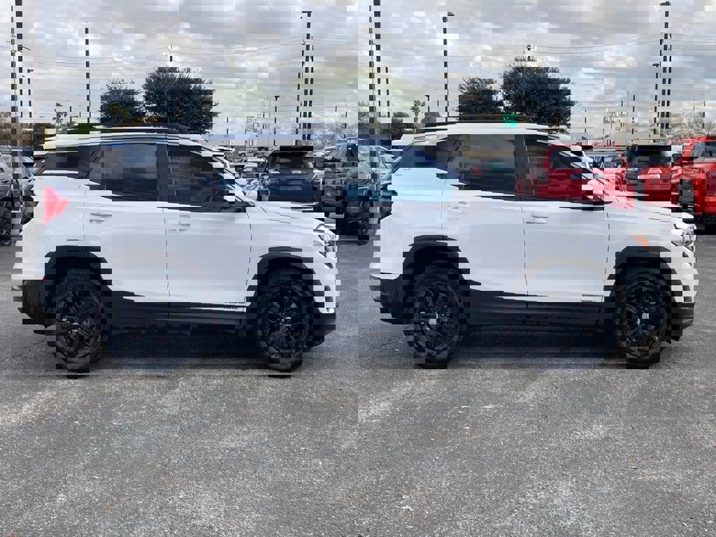 Used 2021 GMC Terrain SLE w/ Driver Convenience Package image 4