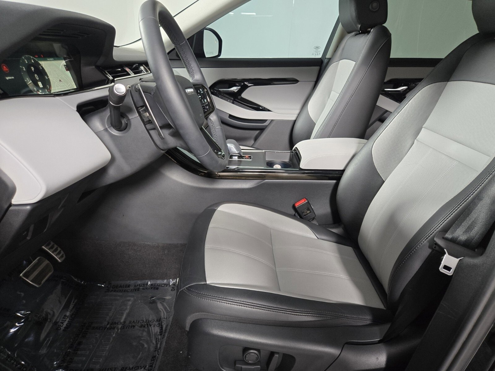 Used 2024 Land Rover Range Rover Evoque Dynamic SE image 11