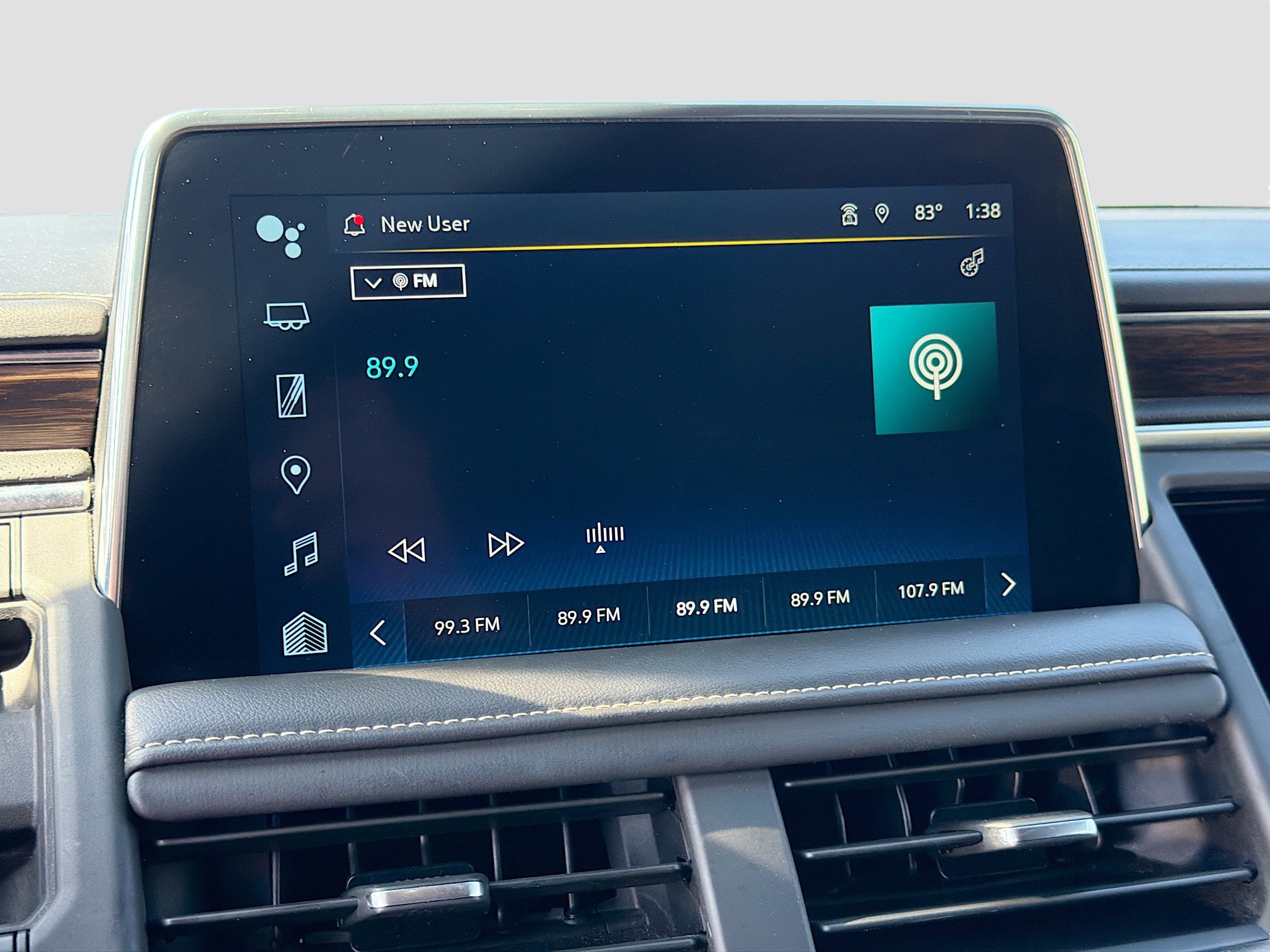 Used 2023 Chevrolet Suburban Premier image 30