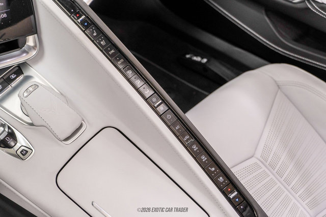 Used 2020 Chevrolet Corvette Stingray Premium Cpe w/ 3LT Preferred Equipment Group image 31